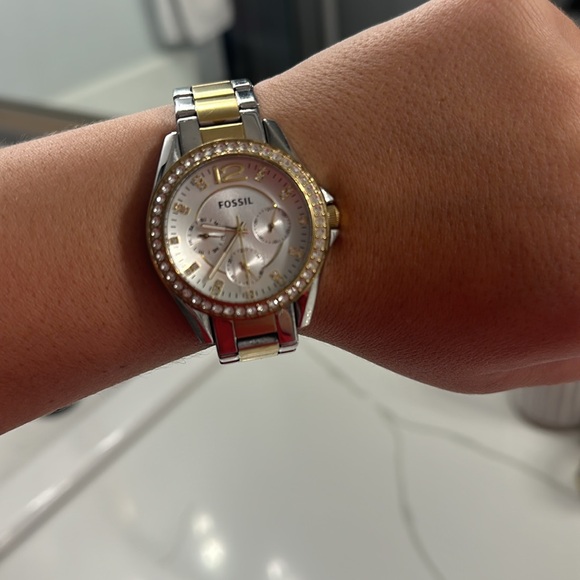 Women Fossil Watch - Picture 4 of 4
